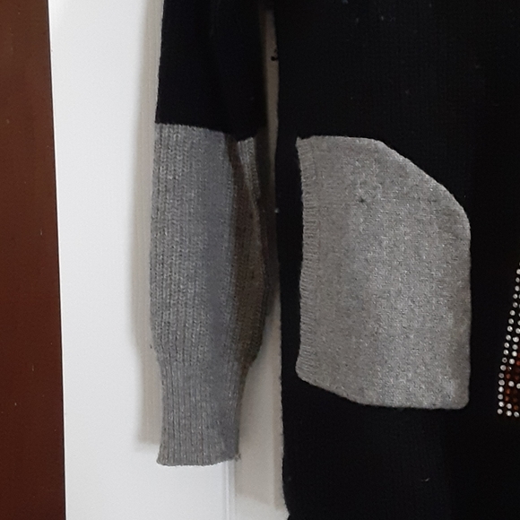 Sweater - Picture 4 of 6